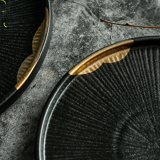 Moyu Plate - Elegant Japanese-Style Ceramic Serving Plate - Available in Small & Large Sizes, Black